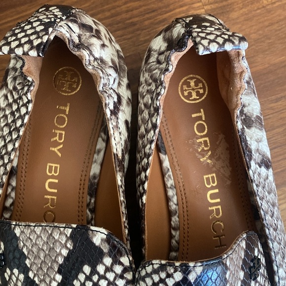 Tory Burch Kira Elastic Heel Snake Python Print Loafers Flats Shoes 8 - Picture 3 of 9